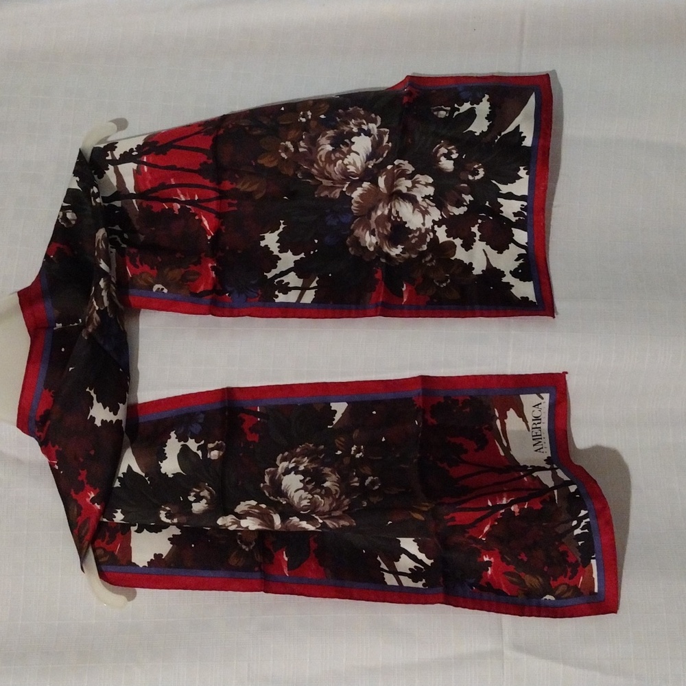 Scenic 12" by 52" oblong Perry Ellis America scarf